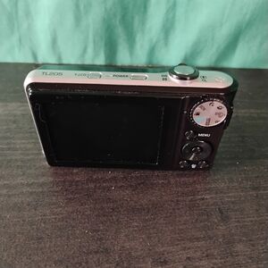Samsung TL205 Zoom Lens Camera